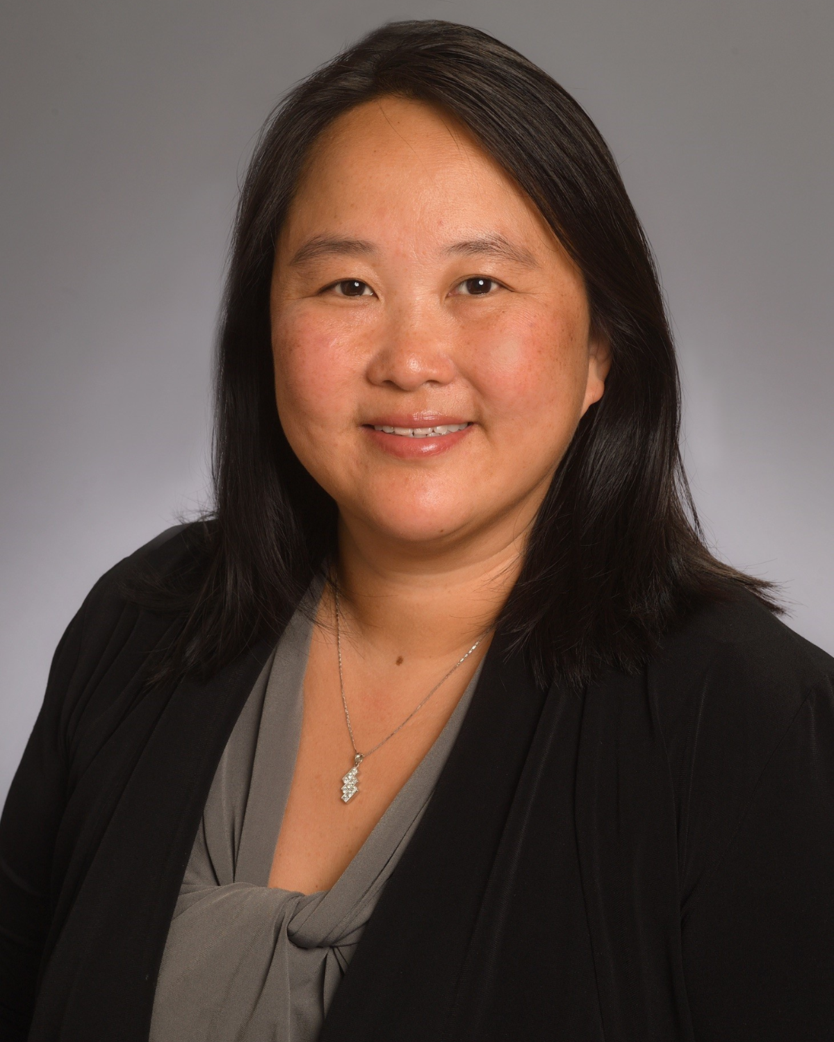 Kristin Deeb headashot