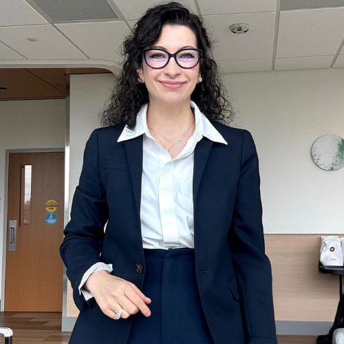 Ozlem Bilen headshot