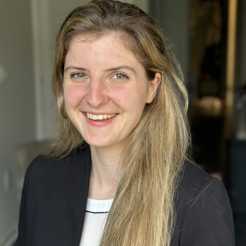 Bonnie Cruser headshot