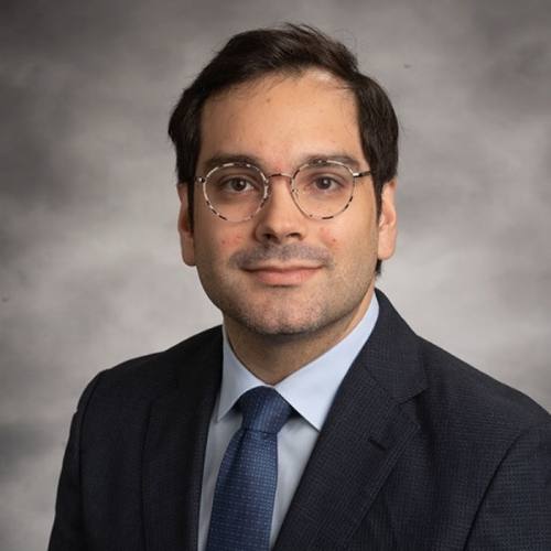 Roberto Hernandez-Irizarry headshot