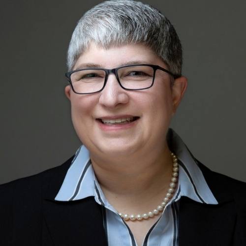 Lynn O’Neill headshot