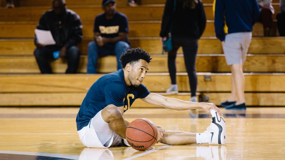 basketball player stretching