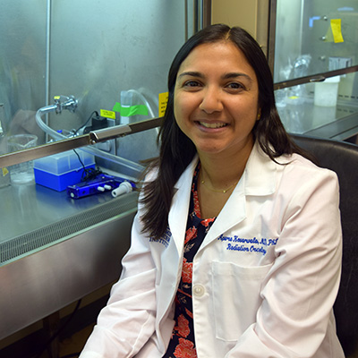 Dr. Aparna Kesarwala in the lab.