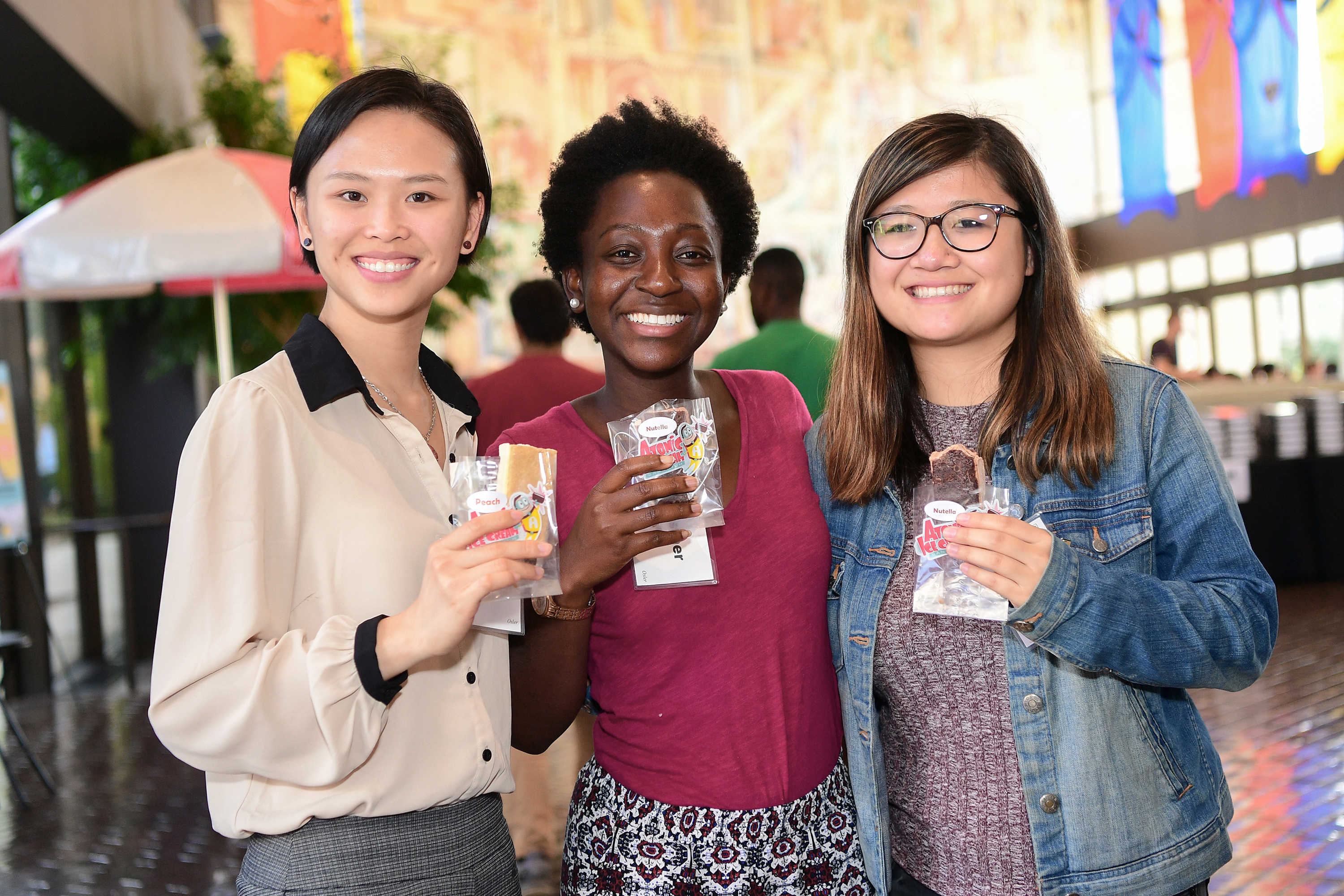 Students w/ ice cream