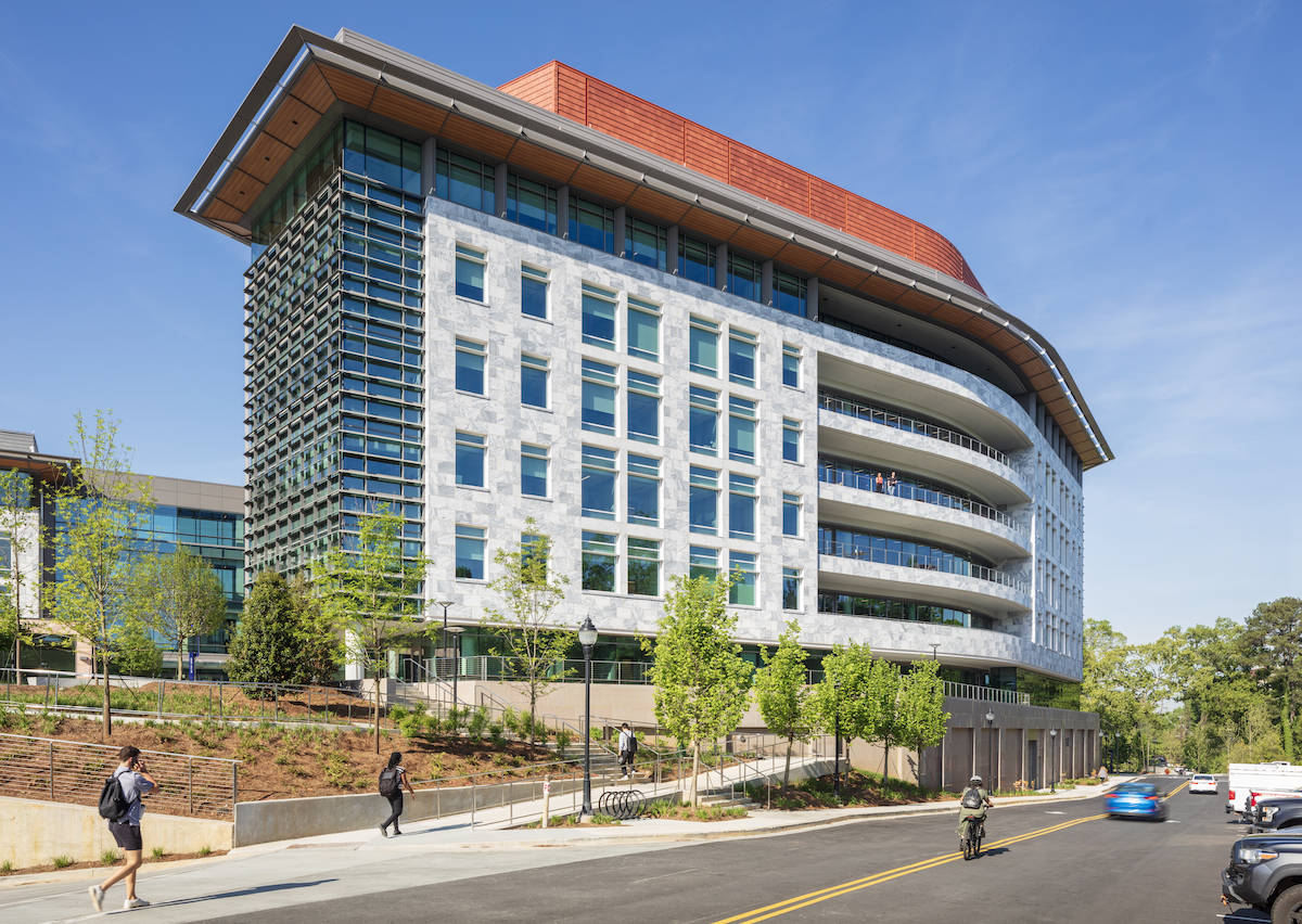  HSRB-II, as seen from Andrews Circle. The entrance to Center for Systems Imaging is in the far right of the image. Photo by Christopher Payne/Esto